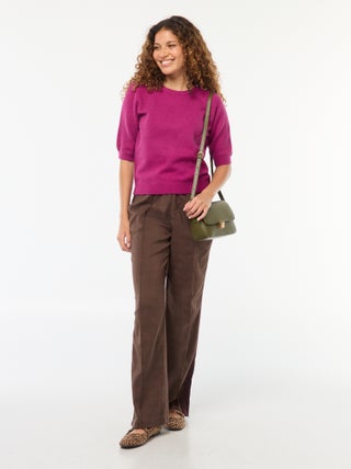 Pantalón con pinzas y bandas laterales
