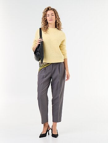 Pantalón corte carrot de tiro alto
