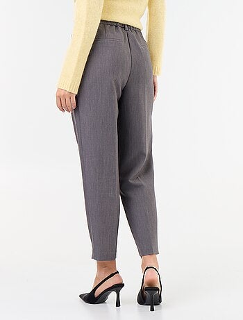 Pantalón corte carrot de tiro alto