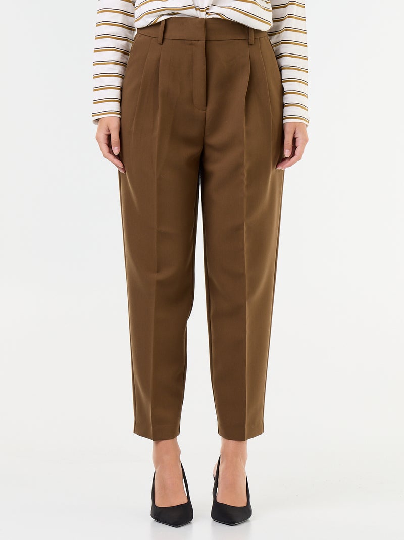 Pantalón corte carrot de tiro alto Marron - Kiabi