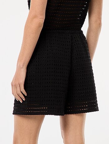 Pantalón corto ancho de punto de croché