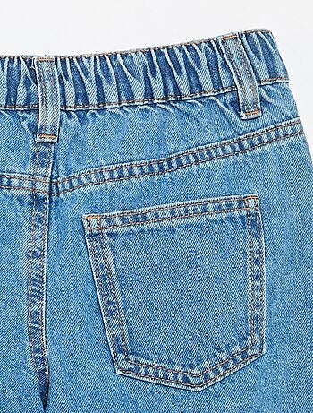 Pantalón corto bordado de vaquero