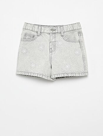Pantalón corto bordado de vaquero