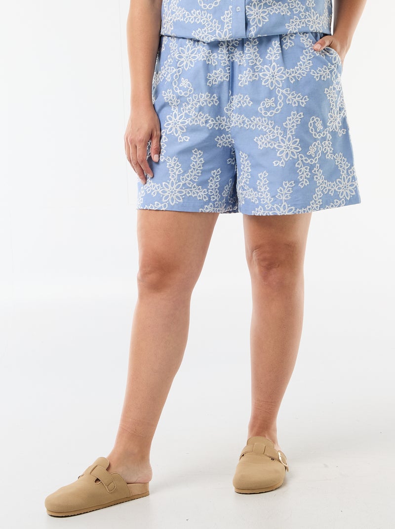 Pantalón corto con bordados florales Azul - Kiabi