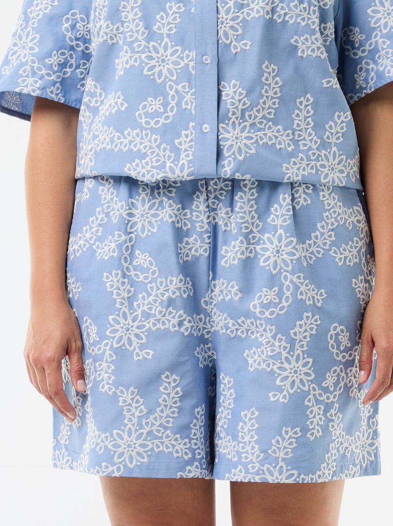 Pantalón corto con bordados florales Azul - Kiabi