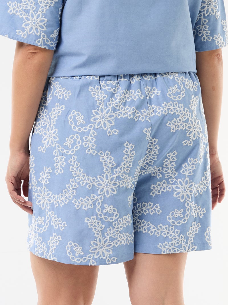 Pantalón corto con bordados florales Azul - Kiabi
