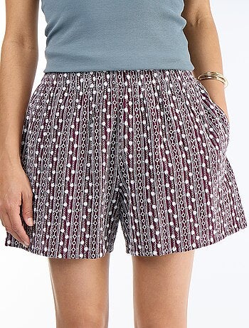 Pantalón corto con bordados y cintura elástica