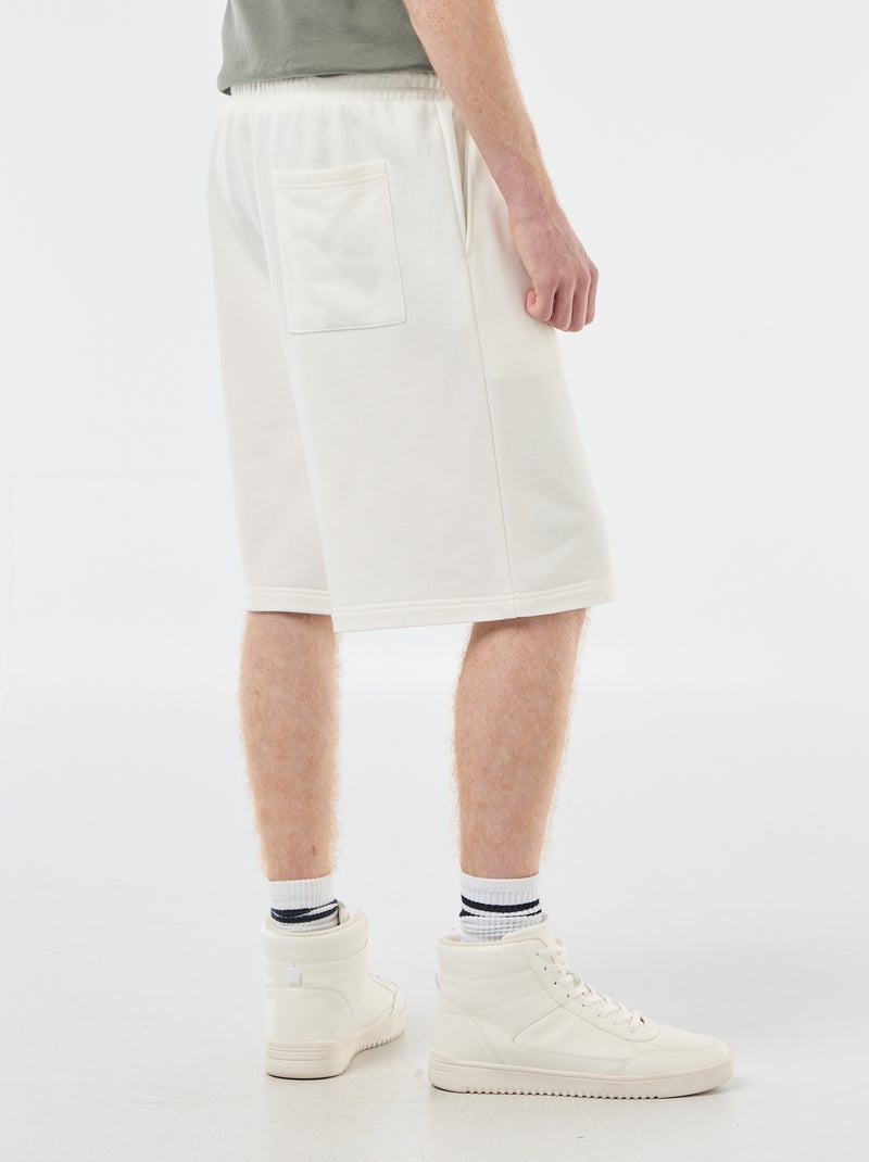Pantalón corto con parche en algodón liso Blanco - Kiabi