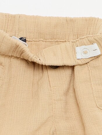 Pantalón corto de algodón con 2 bolsillos de parche