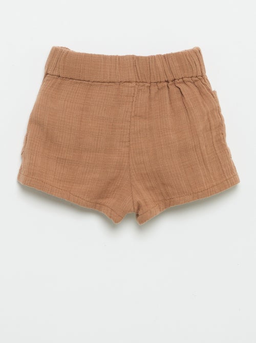 Pantalón corto de algodón con 2 bolsillos de parche - Kiabi Pantalón corto de algodón con 2 bolsillos de parche - Kiabi