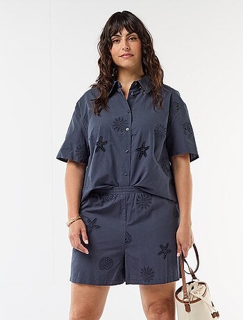 Pantalón corto de algodón con motivos calados