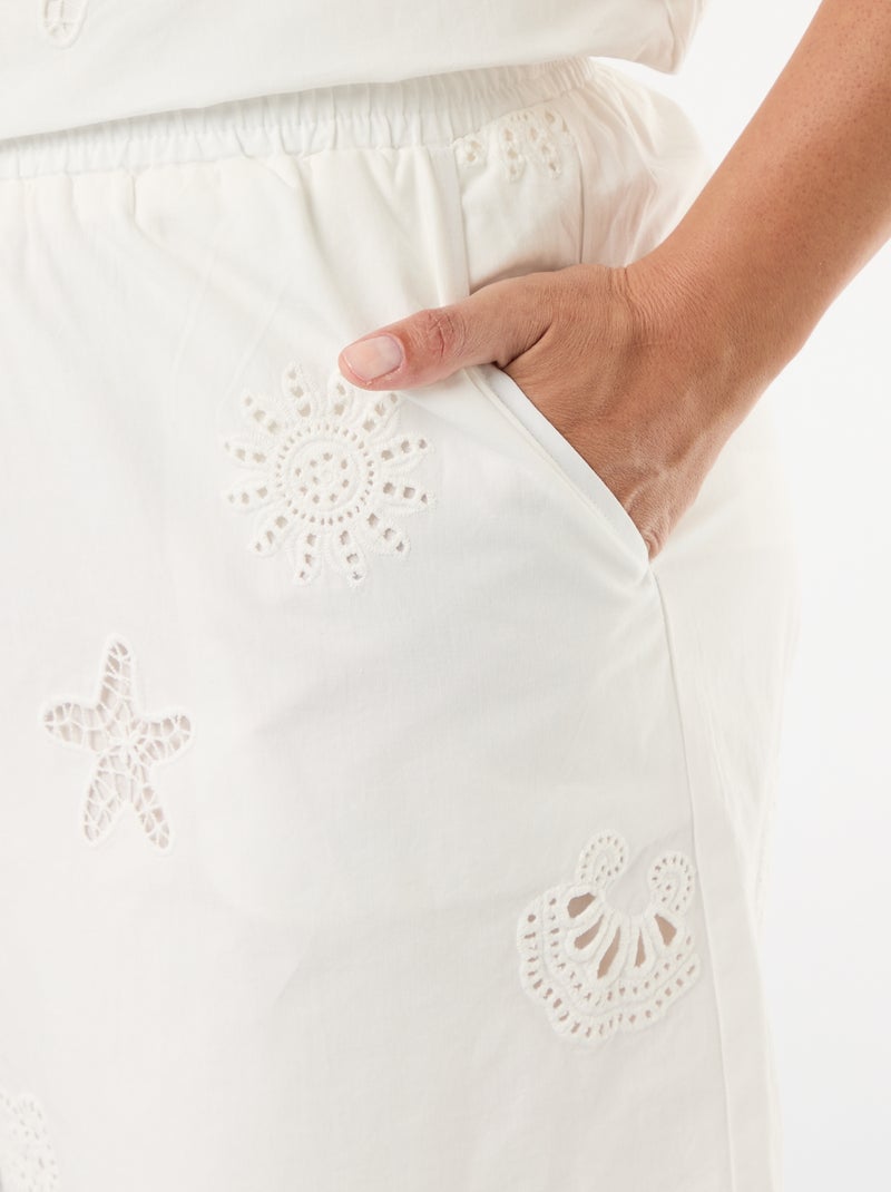 Pantalón corto de algodón con motivos calados Blanco - Kiabi