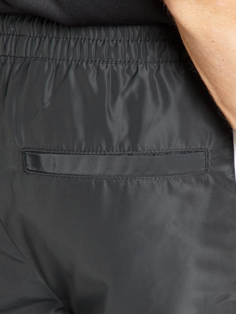 Pantalón corto de deporte con franjas en contraste Negro - Kiabi