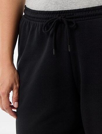 Pantalón corto de felpa ligera liso