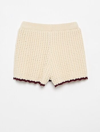 Pantalón corto de ganchillo con detalles bordados