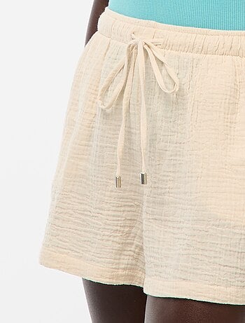 Pantalón corto de gasa de algodón liso