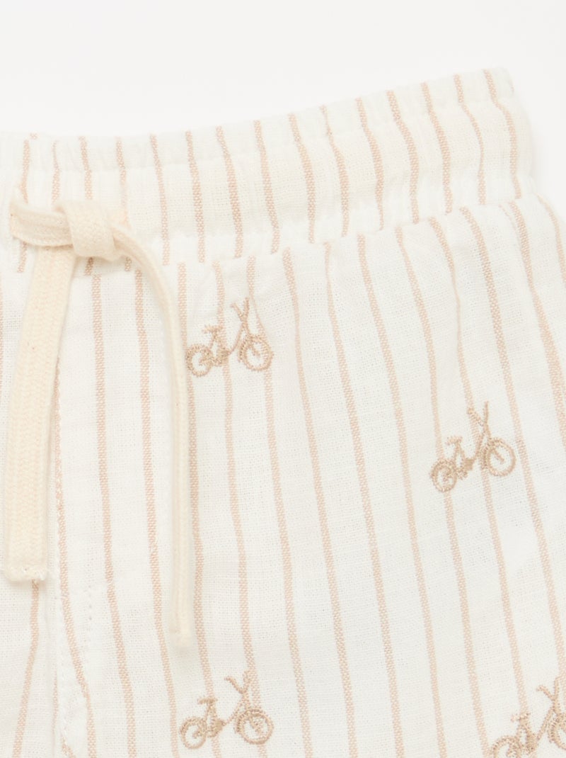 Pantalón corto de lino a rayas Beige - Kiabi