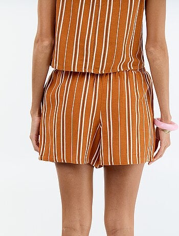 Pantalón corto de lino mezclado