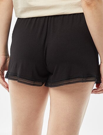 Pantalón corto de pijama fluido con bordados
