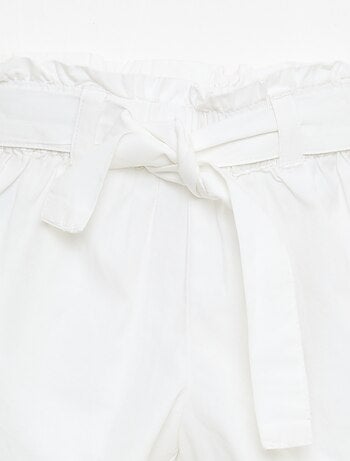 Pantalón corto de popelina con cinturón para anudar