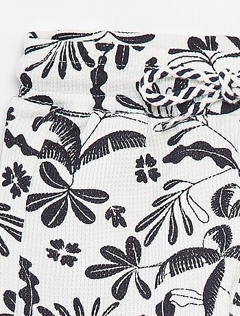 Pantalón corto de punto gofrado con estampado