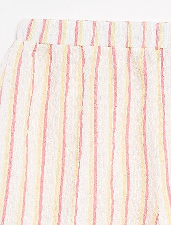 Pantalón corto de punto gofrado con motivos