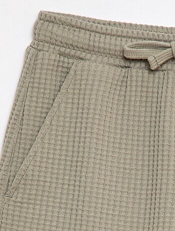 Pantalón corto de punto gofrado