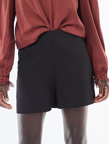 Pantalón corto de talle alta liso