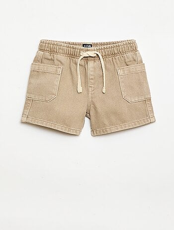 Pantalón corto de twill con bolsillos de parche