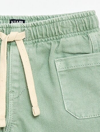 Pantalón corto de twill con bolsillos de parche