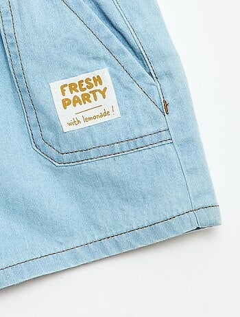 Pantalón corto de vaquero con 2 bolsillos grandes