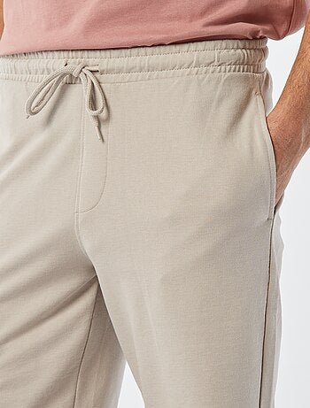 Pantalón corto deportivo estilo jogger