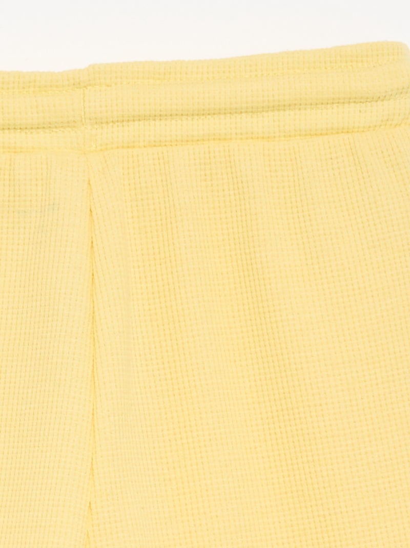 Pantalón corto en nido de abeja Amarillo - Kiabi