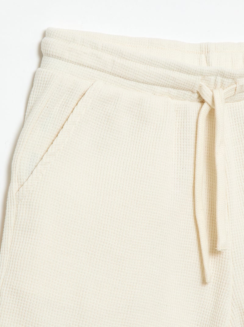 Pantalón corto en nido de abeja Beige - Kiabi