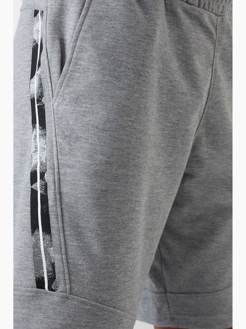 Pantalón corto jogging fácil de poner tommy - Kiabi Pantalón corto jogging fácil de poner tommy - Kiabi