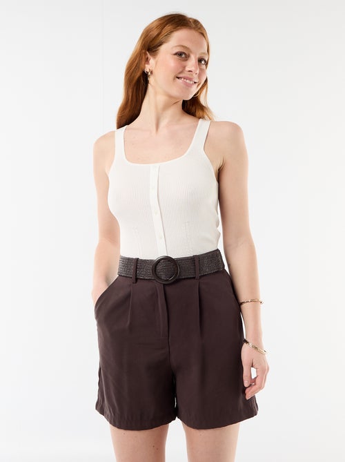 Pantalón corto ligero + cinturón con hebilla - Kiabi