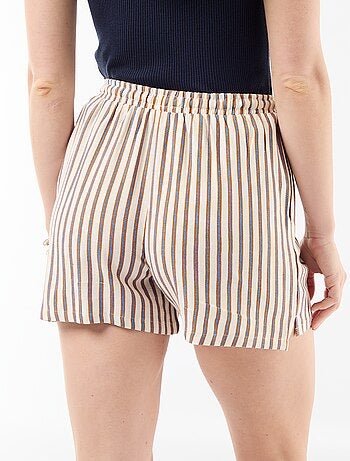 Pantalón corto ligero con 2 bolsillos en lino mezclado