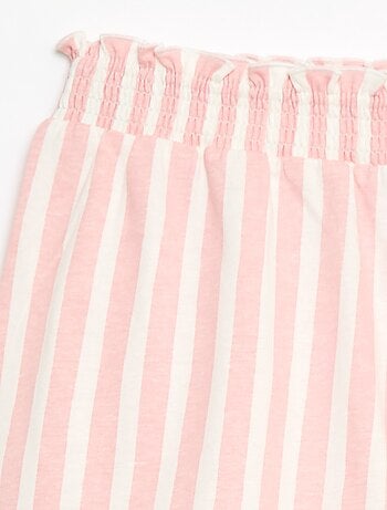 Pantalón corto ligero con volantes