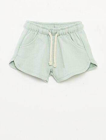 Pantalón corto liso con bolsillos