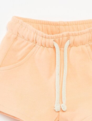 Pantalón corto liso con bolsillos