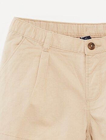 Pantalón corto liso con cintura ajustable