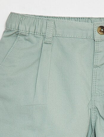 Pantalón corto liso con cintura ajustable