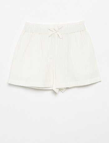 Pantalón corto liso con lazo de fantasía