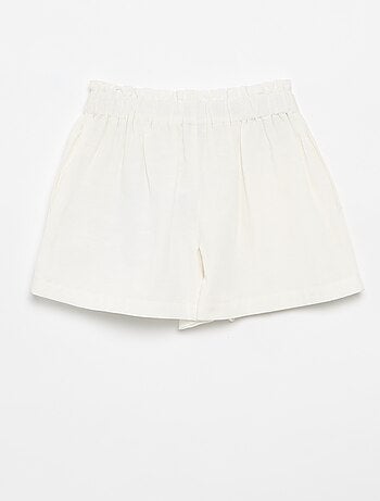 Pantalón corto liso con lazo de fantasía