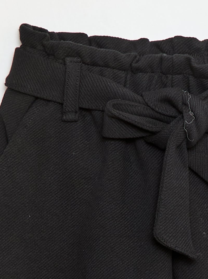 Pantalón corto milano con cinturón Negro - Kiabi