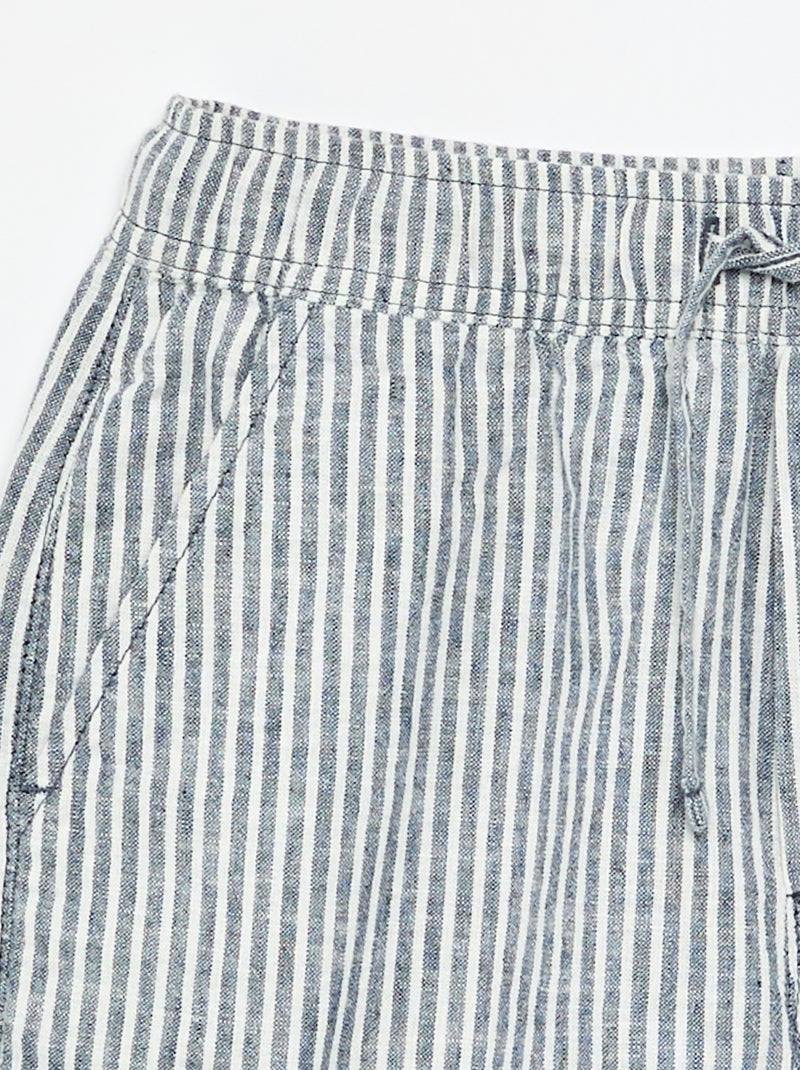 Pantalón corto rayado ligero de lino mezclado Azul - Kiabi