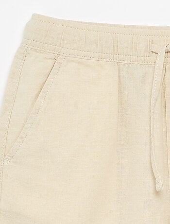Pantalón corto rayado ligero de lino mezclado