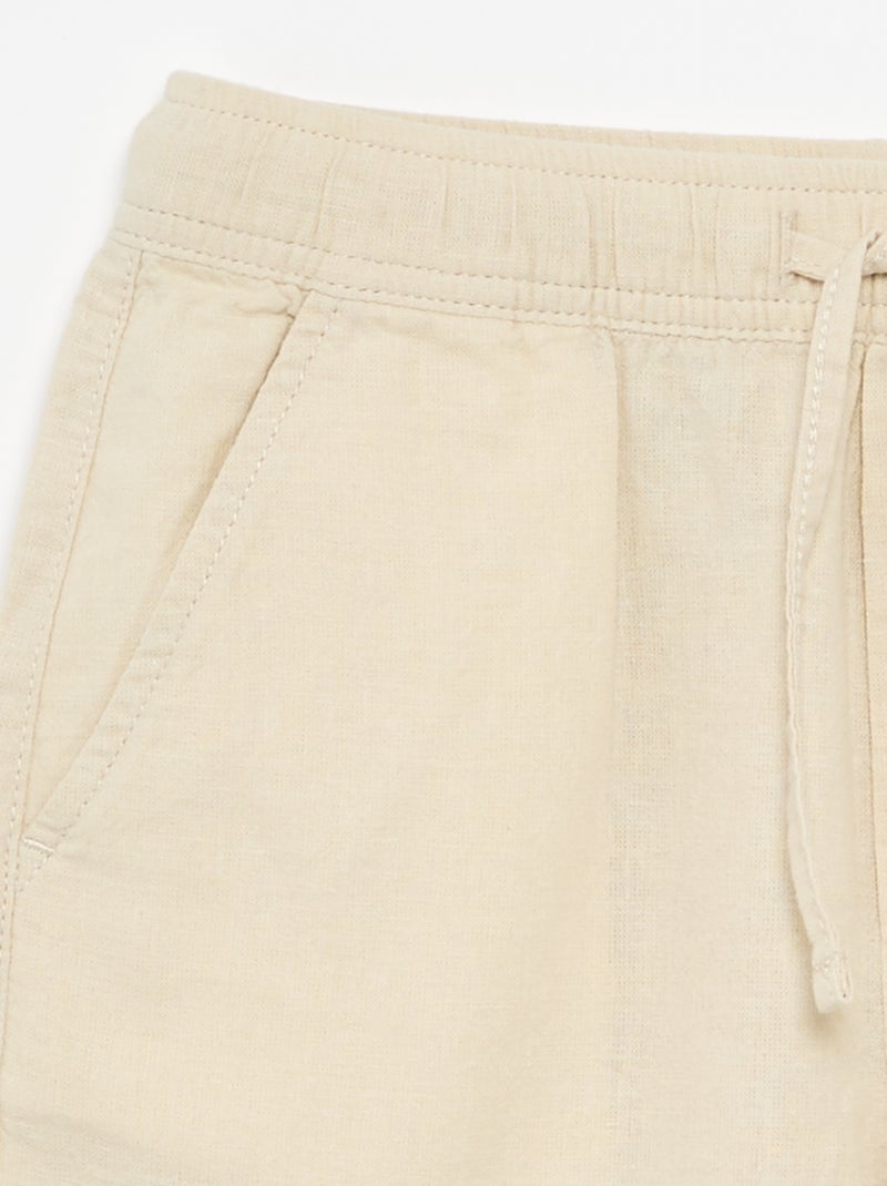 Pantalón corto rayado ligero de lino mezclado Beige - Kiabi