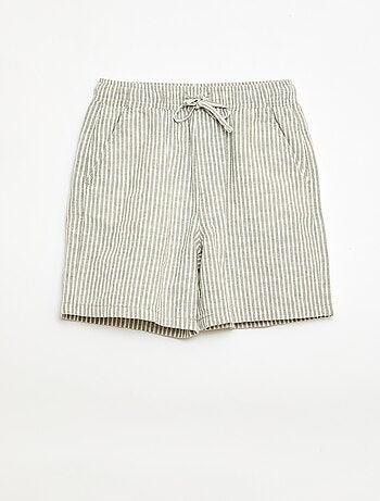 Pantalón corto rayado ligero de lino mezclado