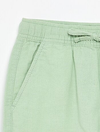 Pantalón corto rayado ligero de lino mezclado
